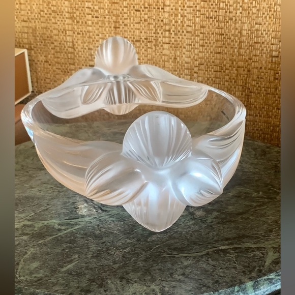 LALIQUE fruit bowl with double orchid L12.5”,D8.5”,H5 1/4”Signed Lalique France - Picture 2 of 12